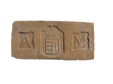 Outlet FabroStone, Rustica címeres tégla 1, 25x15x2 cm