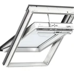 Újdonság Velux, Elektromos tetőtéri ablak, GGU SK10 007021, 2-rétegű üveg, műanyag bevonat fa maggal, 114x160 cm