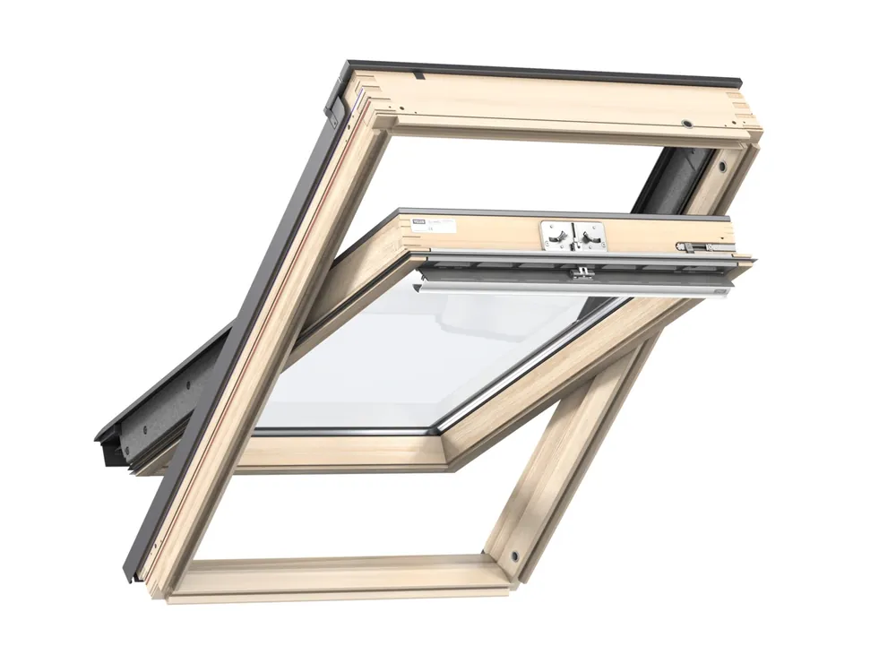 Velux, Tetőtéri ablak, GLL PK06 1064, 3-rétegű üveg, lakkozott fa, 94x118 cm Biztonságos fizetés