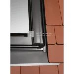 Prémium Roto Designo EDR 74x98 cm-es burkolókeret hőszigetelt ablakhoz, sík tetőfedő anyaghoz