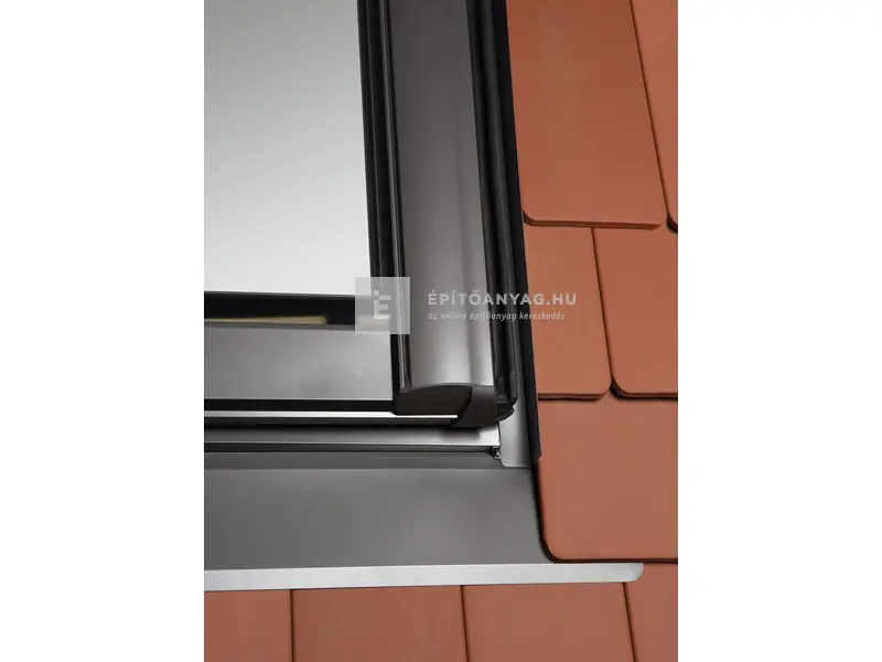 Prémium Roto Designo EDR 74x98 cm-es burkolókeret hőszigetelt ablakhoz, sík tetőfedő anyaghoz